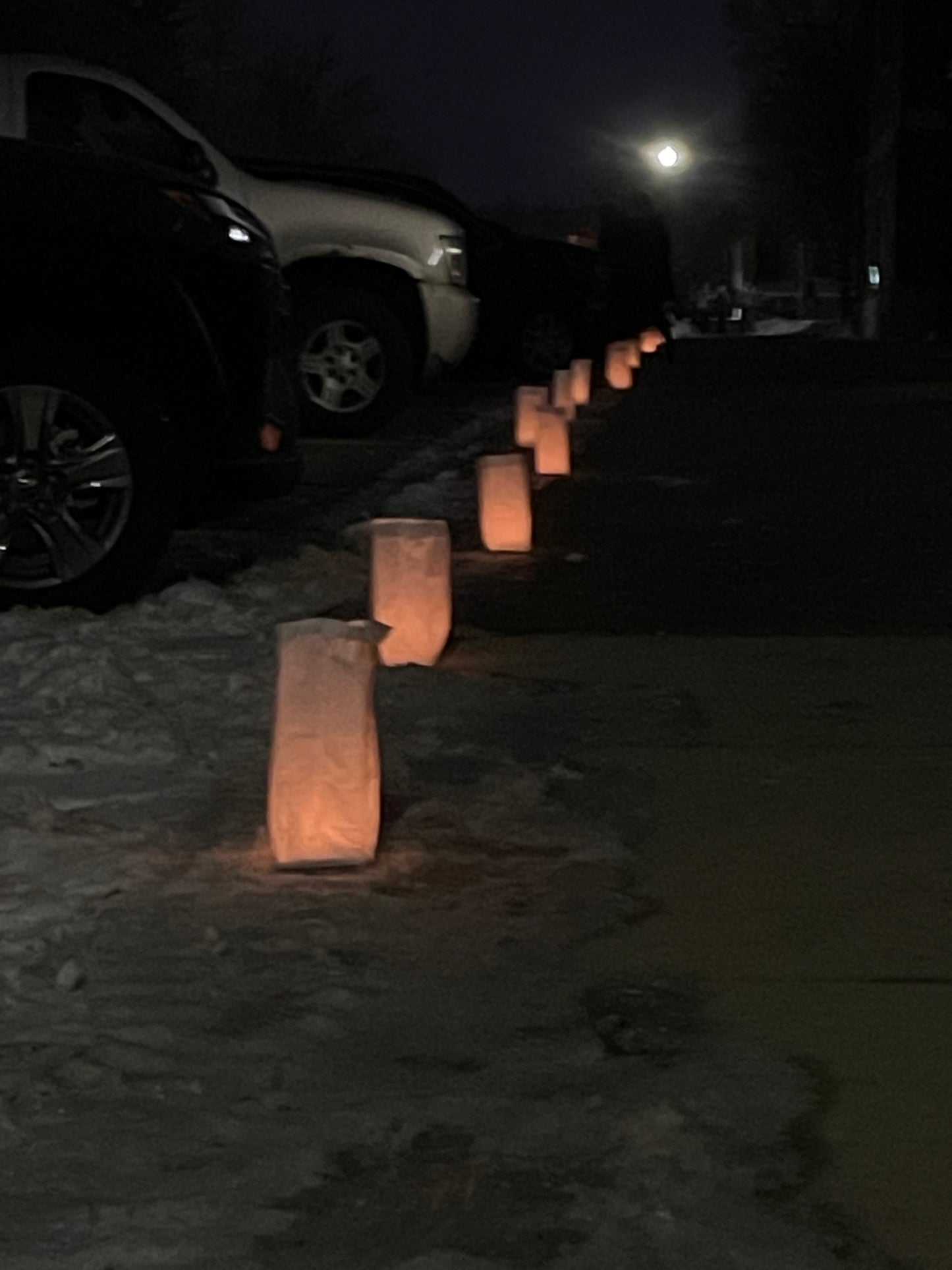 10 Christmas Eve Luminaries