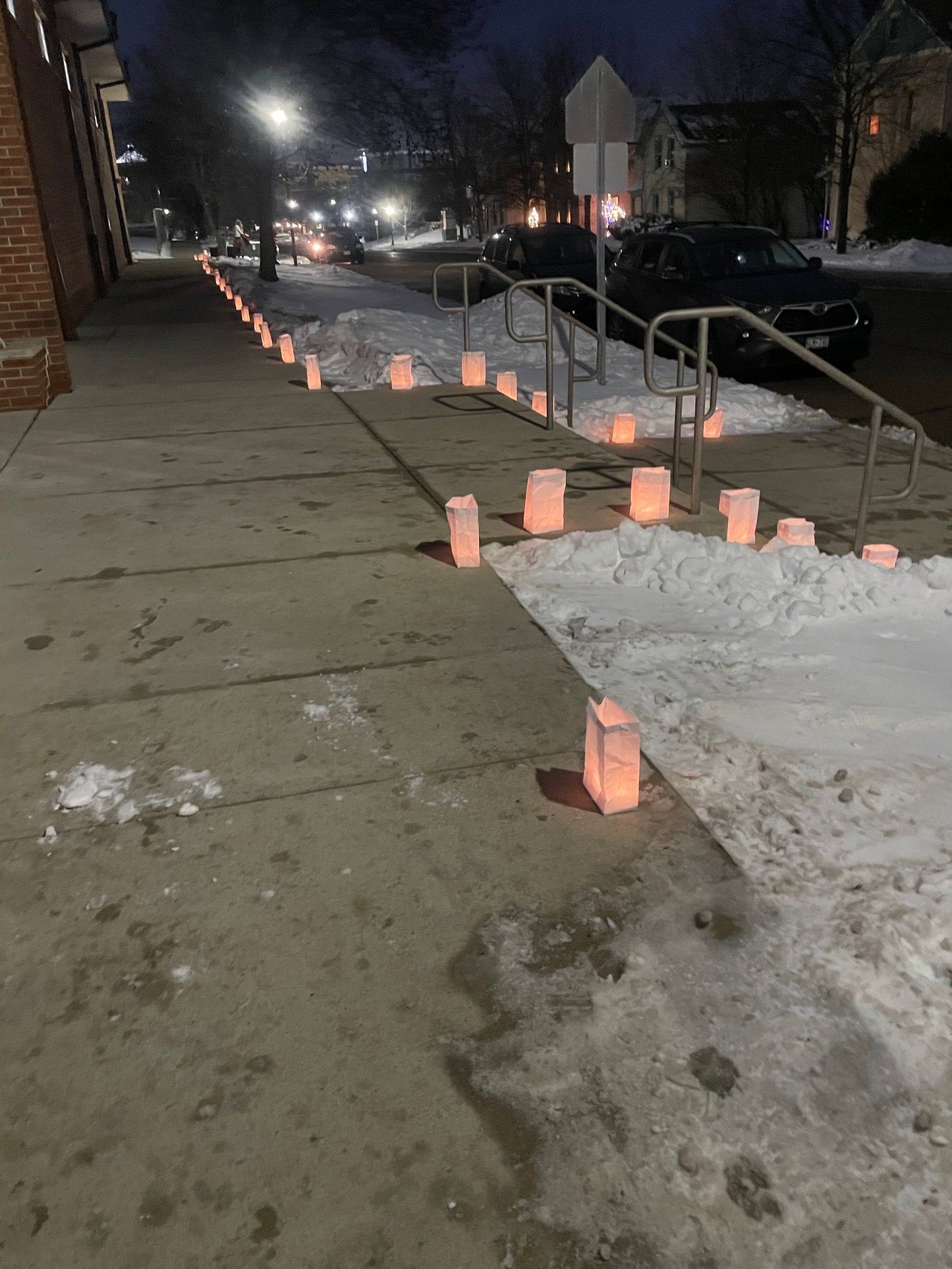 10 Christmas Eve Luminaries